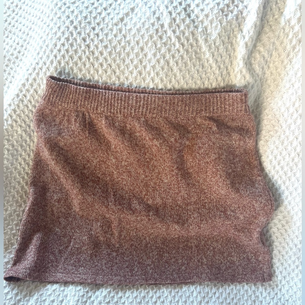 Le Lis red and white sweater material skirt size medium NWT